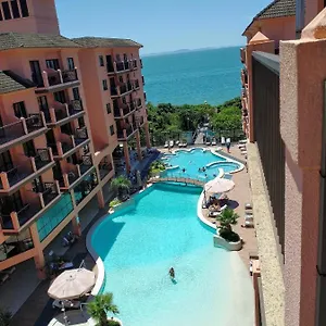 No Jurerê Village Apartahotel